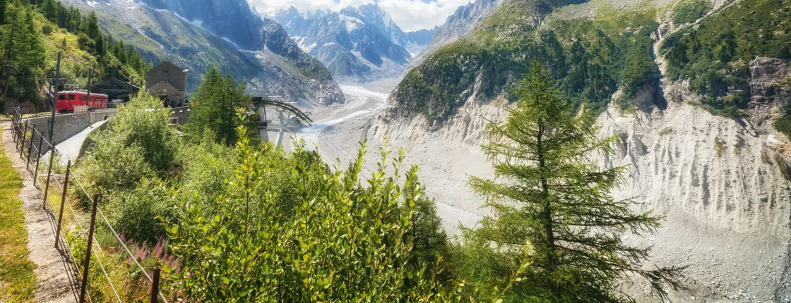 Chamonix guided day-trip with cable car and mountain train from Geneva