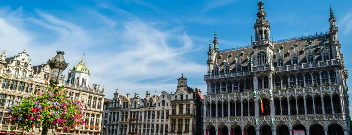 Private guided tour of Bruges iconic sites and chocolate tasting