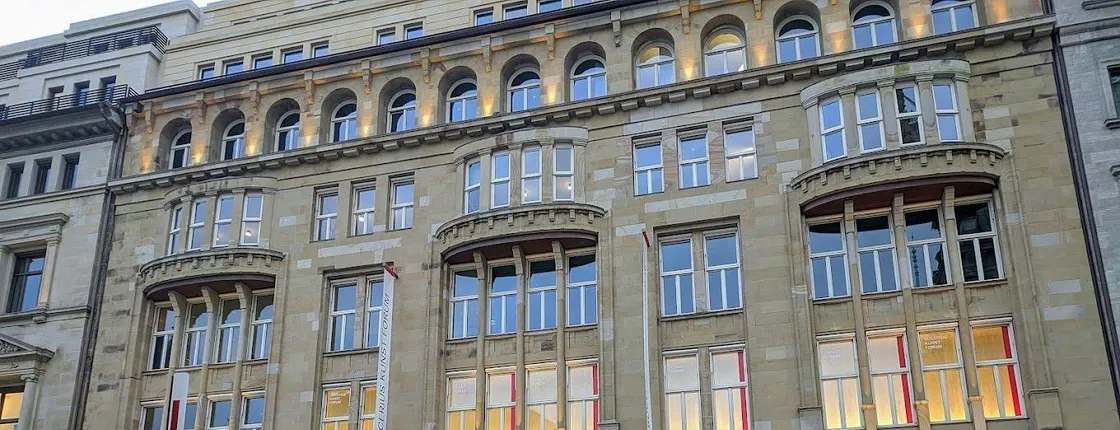 Bucerius Kunst Forum ticket and city sights audio tour
