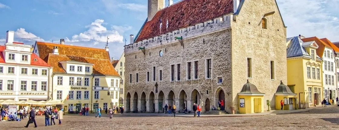 Tour of Tallinn in one hour with a local