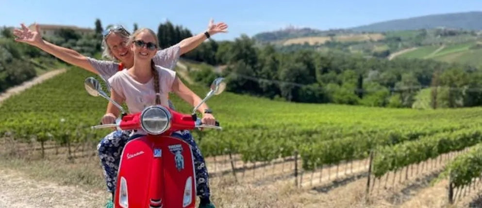 Tuscany iconic Italian scooter tour with lunch and wine tasting