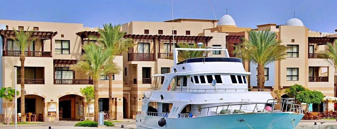 Private boat snorkelling and island escape with lunch from Hurghada