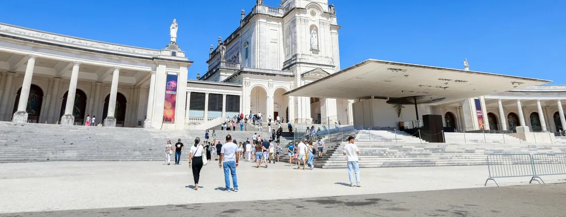Small group tour to Fátima, Batalha, Nazaré and Óbidos