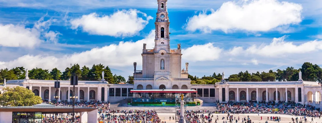 Guided Tour to Fátima, Batalha, Nazaré and Óbidos from Lisbon
