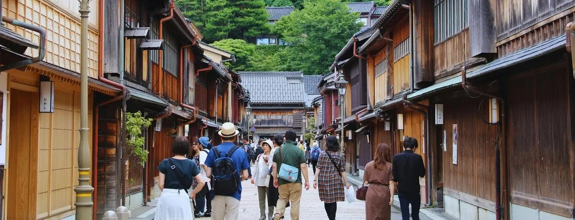 Shirakawago and Kanazawa guided day tour from Kyoto