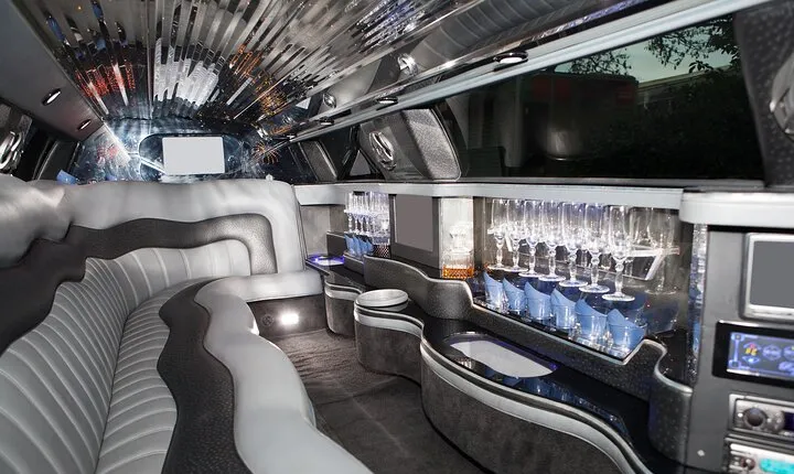Private 2-Hour Limo Tour of Las Vegas with Champagne