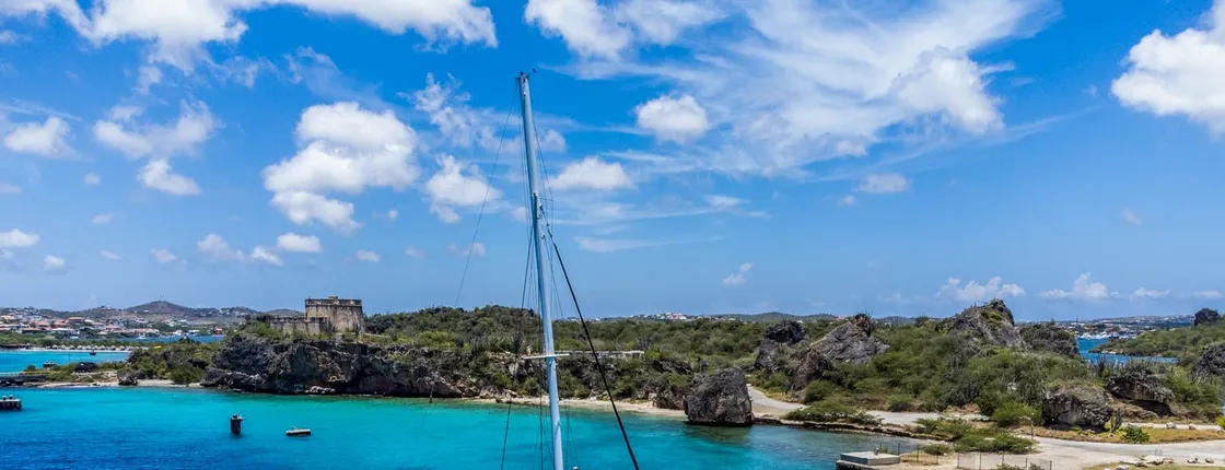 Snorkelling trip with BlueFinn catamaran