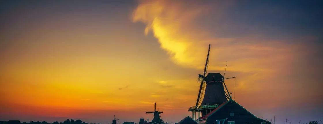 Private day trip to Zaanse Schans, Volendam and Marken