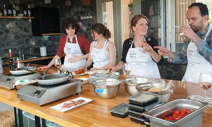 Santorini Small-Group Cooking Class at Aroma Avlis with Optional Beach Club Cocktails