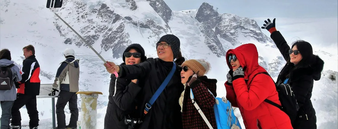 Magic Christmas walking guided tour in Zermatt