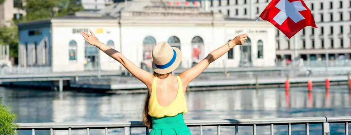 2-hour walking guided tour in Geneva