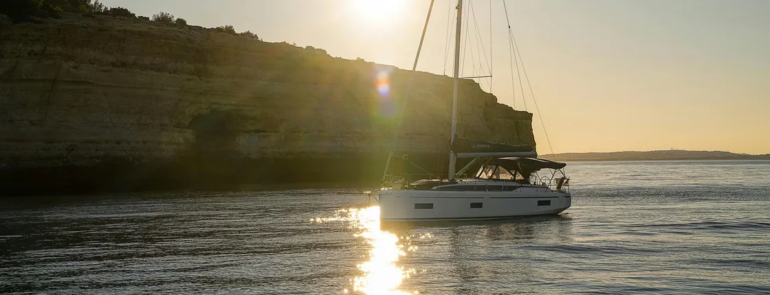 Sunrise cruise along Algarve coast and Benagil Caves