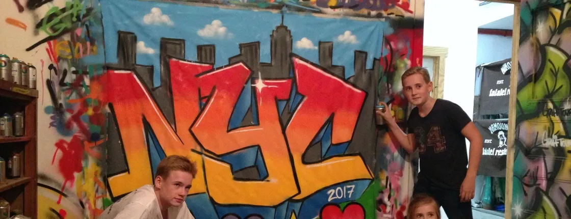 Brooklyn group graffiti workshop in NYC