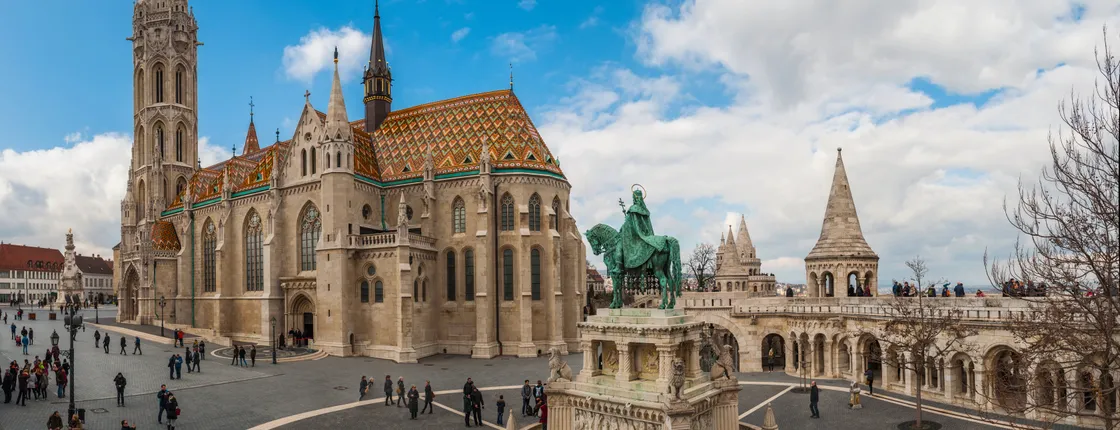 Private Buda Castle walking tour and Danube river cruise with Margaret Island