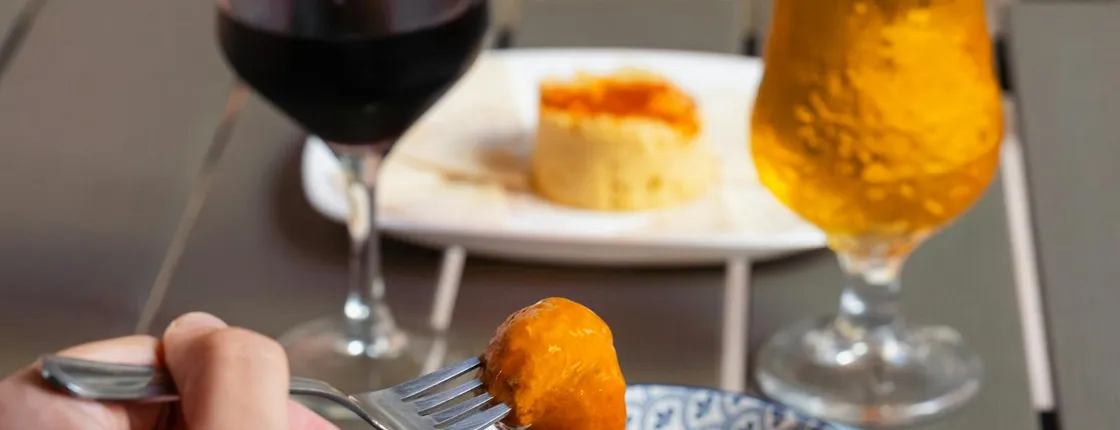 Tapas and wine self-guided tour in Las Palmas de Gran Canaria