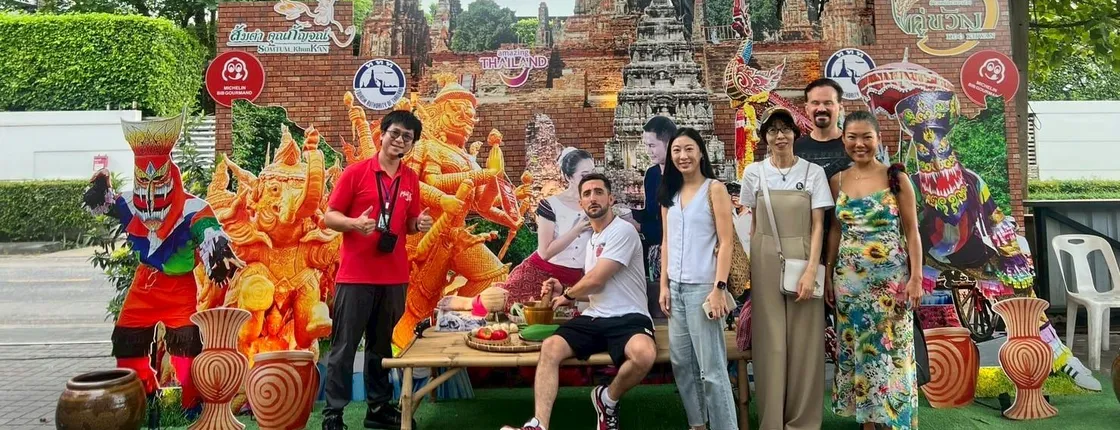 Guided tour of Bangkok night market with Michelin restaurant
