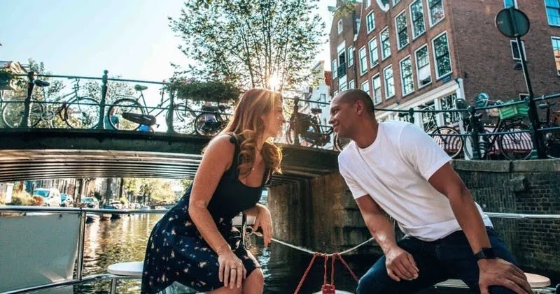 45-minute romantic tour by private boat in Amsterdam