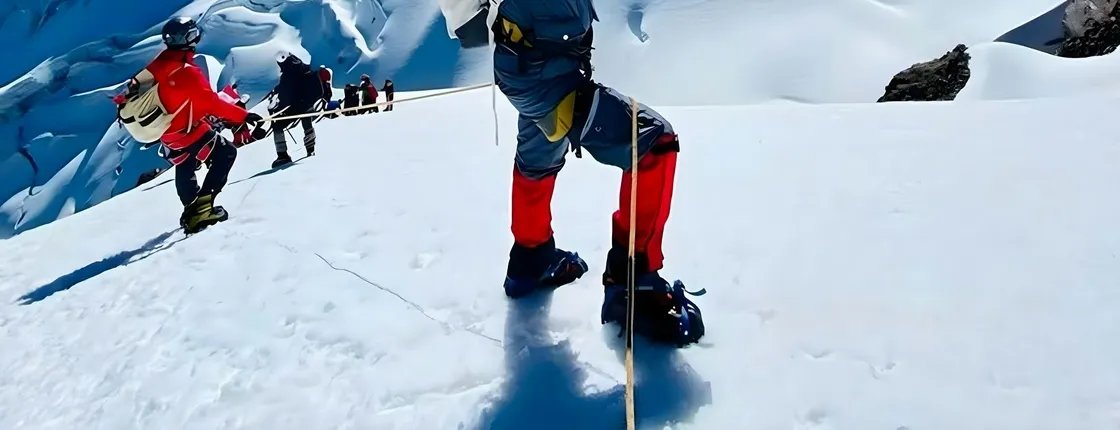 Mateo Peak full-day climbing experience from Huaraz
