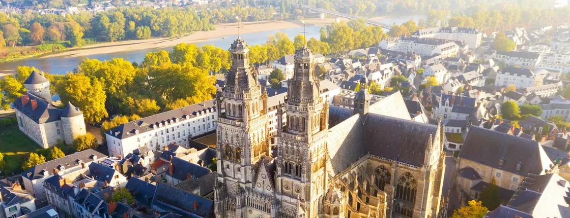 Private walking tour of the historic center of Tours