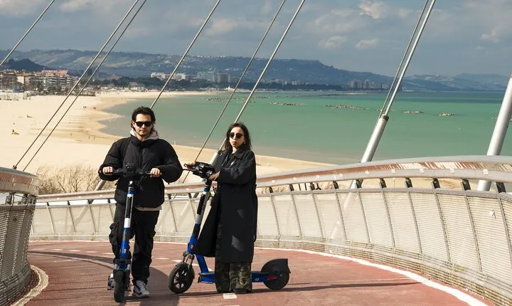 Self-guided panoramic eco tour of Pescara by e-scooter or bike