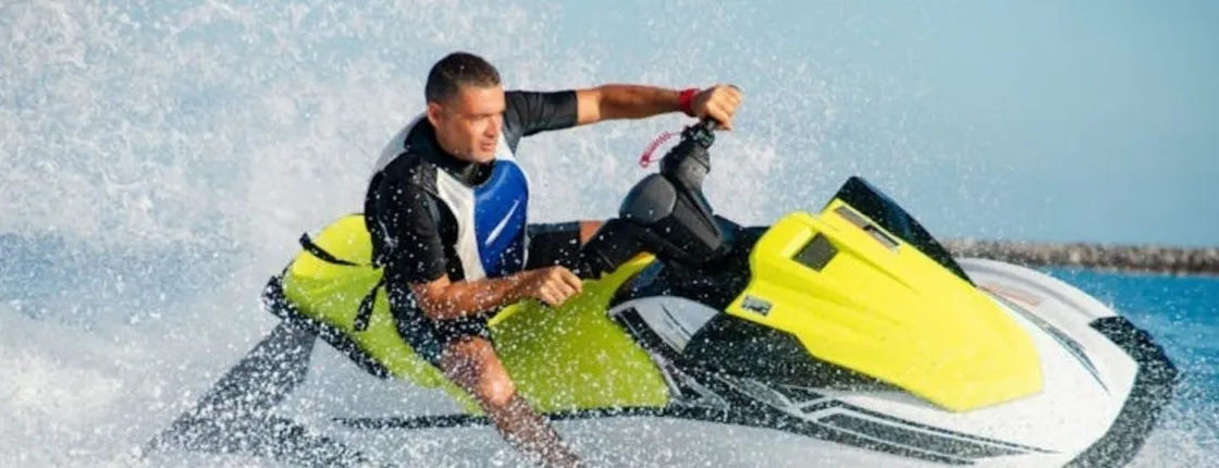 Single jet ski rental in St. Julian's