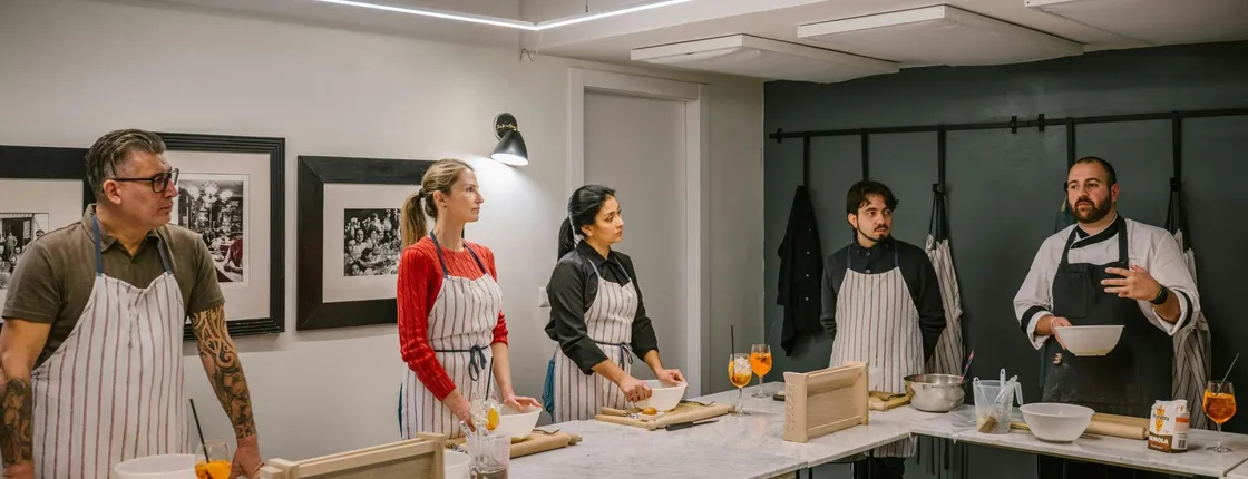 Fettuccine, ravioli and tiramisù cooking class in Rome