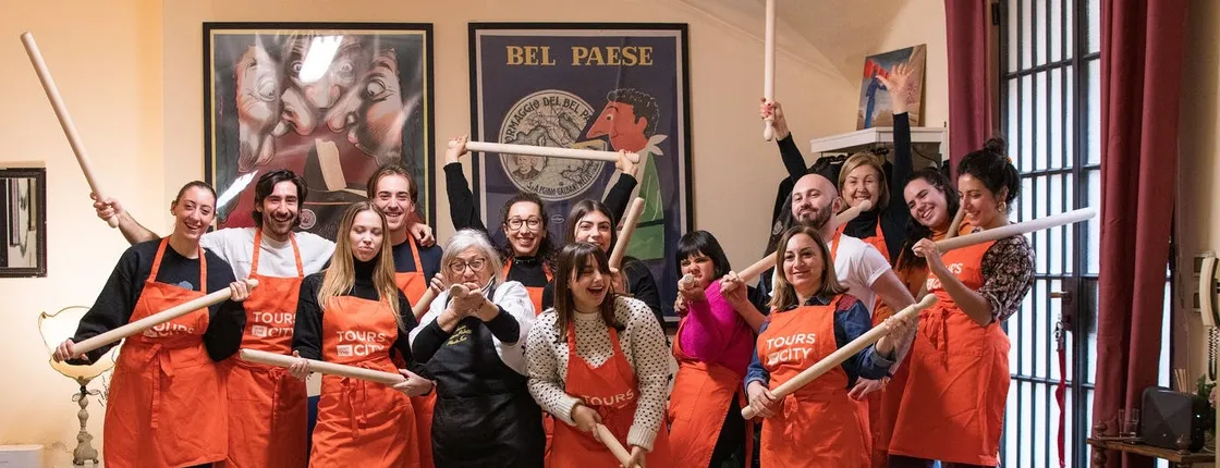 Bologna local pasta cooking class, ragu, spritz, wine and gelato