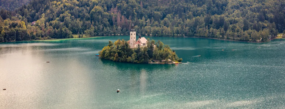 Summer tour of Slovenia’s Lake Bled with castle and boat ride