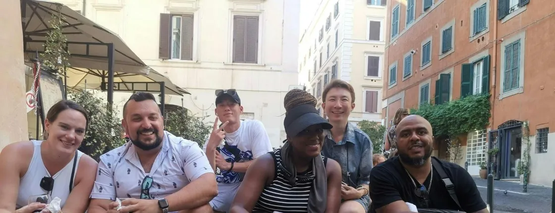 Sunset food tour in the Monti district with pizza tasting