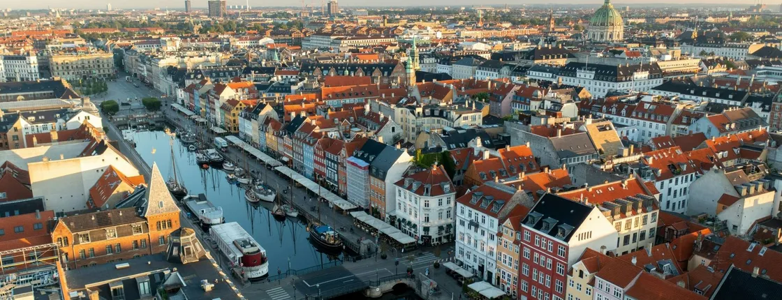 2-hour private Copenhagen history walking tour with a local