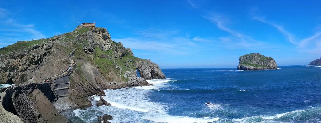 Guided tour of Dragonstone and Bilbao from San Sebastian