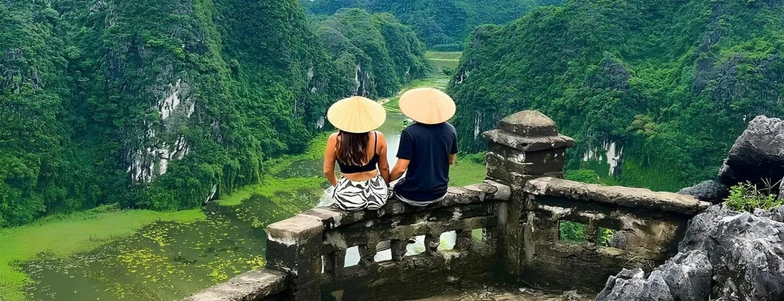 Hoa Lu, Tam Coc and Mua Cave from Hanoi with Buffet Lunch