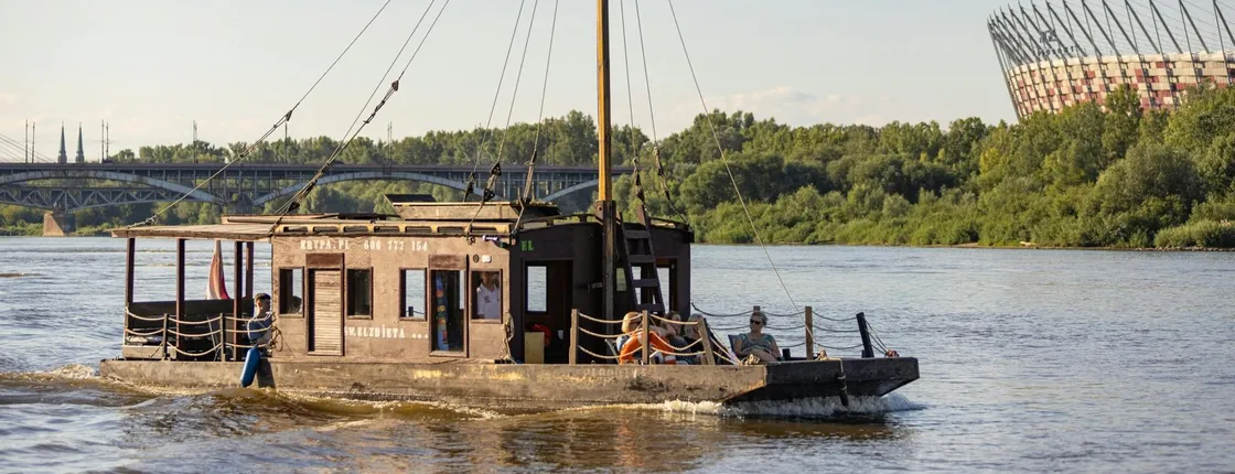 Sightseeing cruise along the River Vistula in Warsaw