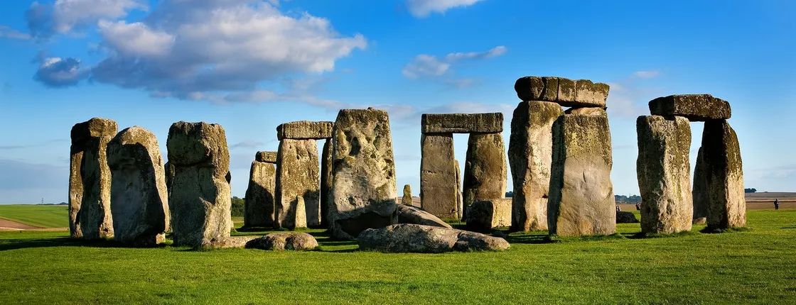 Stonehenge and Bath day trip from London with optional Roman Bath entry