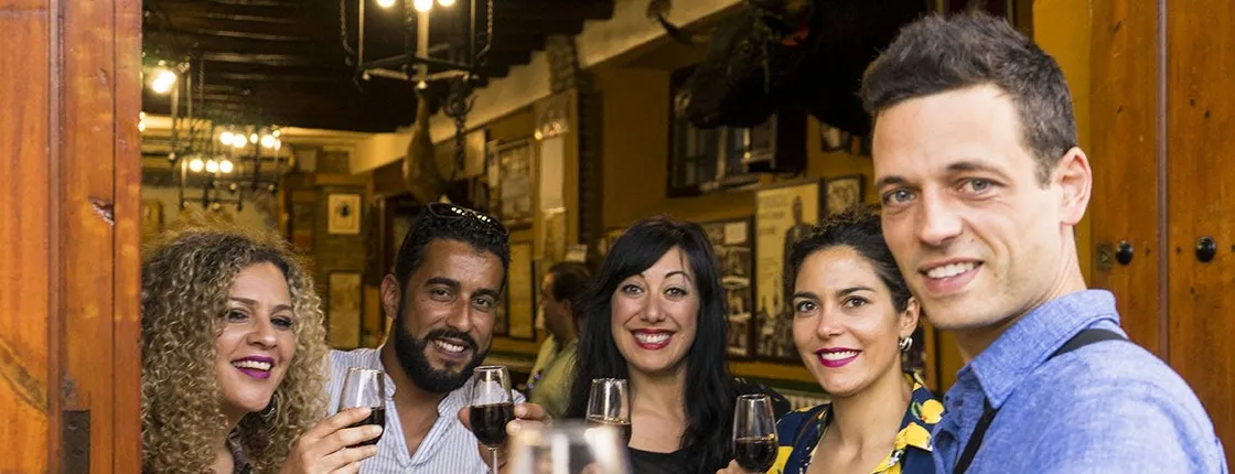 Tapas crawl tour in Seville