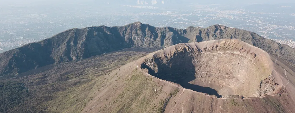 Vesuvio and Herculaneum transfer and skip-the-line tickets from Naples