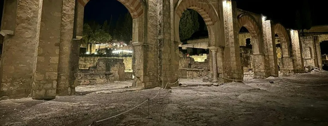 Medina Azahara night tour with transfer from Cordoba