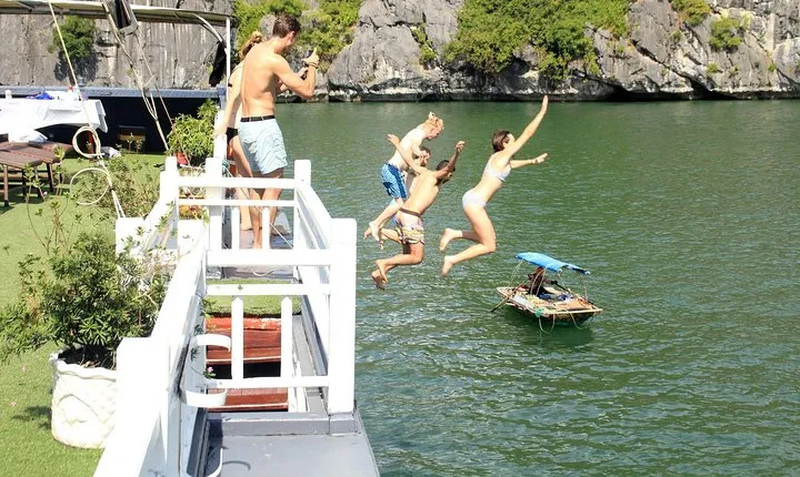 BOUTIQUE CRUISE 2 Days 1 Night Explore Lan Ha Bay & Cat Ba Island