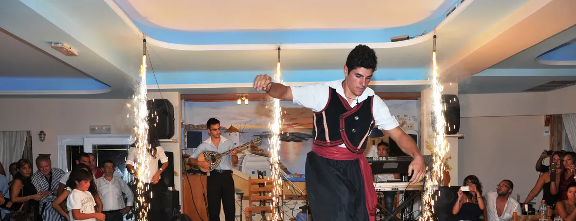 Traditional Greek night with dinner and live music in Santorini