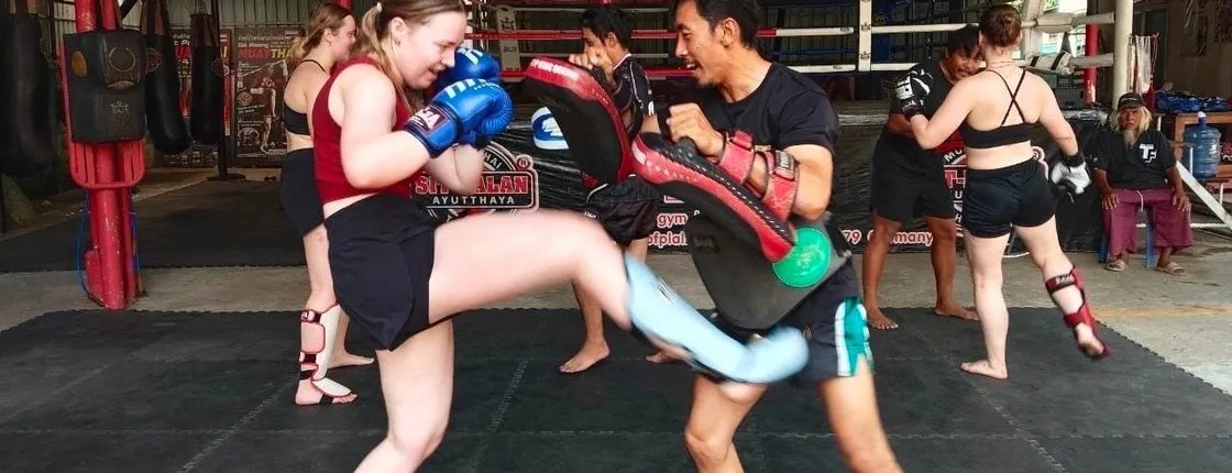 Group Muay Thai boxing class for beginners in Ayutthaya