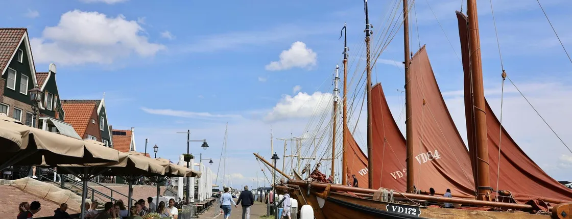 Volendam half-day tour with cheese, clogs and authentic village life