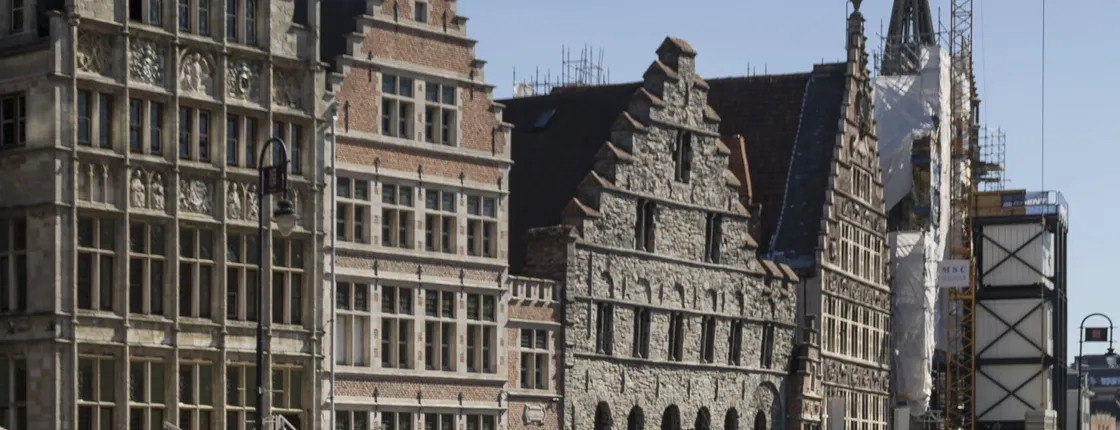 Guided boat trip in the historic center of Gent