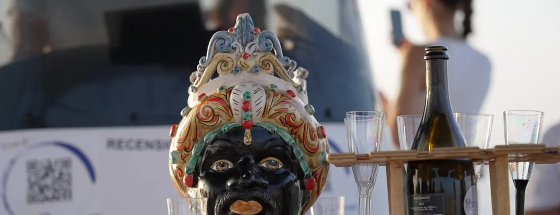 Syracuse private boat tour to Ortigia with an aperitif