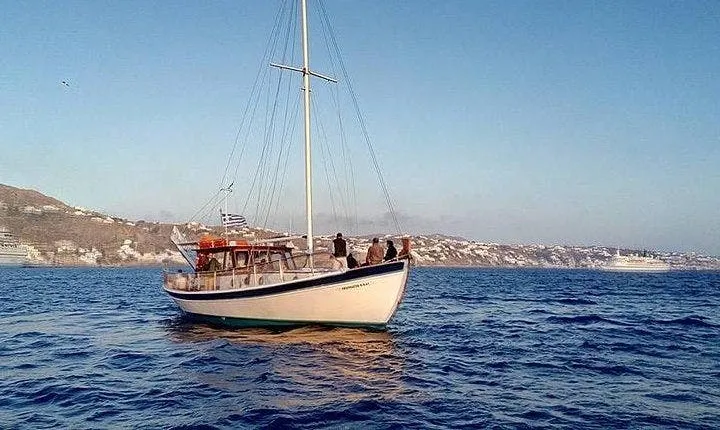 Private Cruise from Mykonos to Heraklia via Koufonisia and Schinousa
