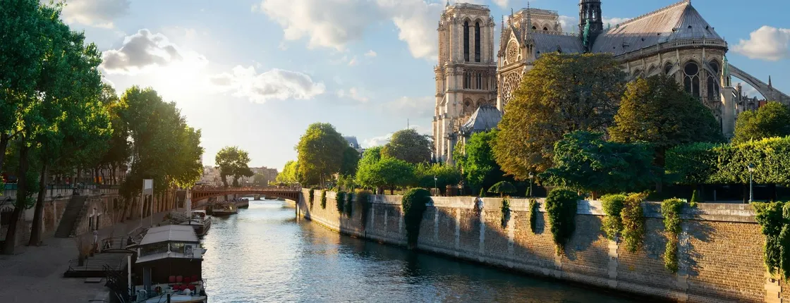 2-hour Notre-Dame, Île de la Cité and Île Saint-Louis walking tour