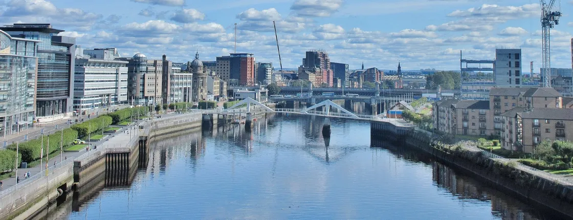 Explore Glasgow in 1 hour with a local