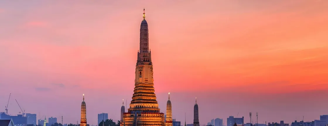 Bangkok dinner cruise with city highlights and buffet dinner
