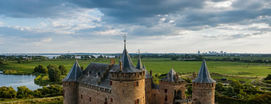 Muiderslot Castle ticket with audio guide and 1GB eSIM