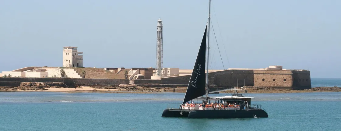 Trimilenaria catamaran experience in Cadiz