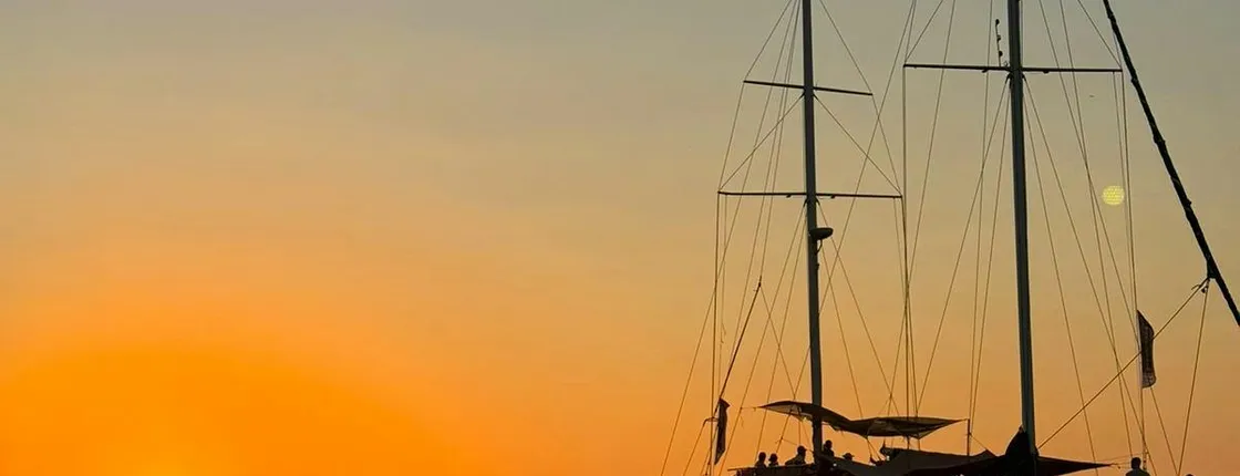 Athens Riviera night cruise with drinks included